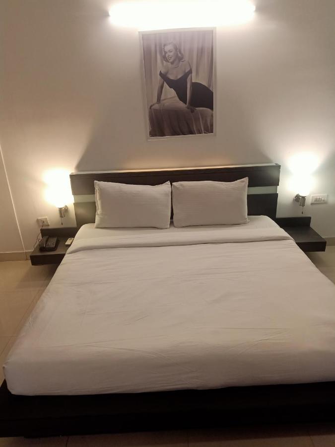 Hotel Chaupal By Casa Bella Gurgáon Kültér fotó