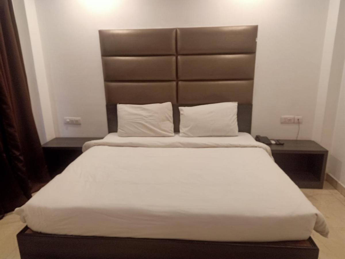 Hotel Chaupal By Casa Bella Gurgáon Kültér fotó